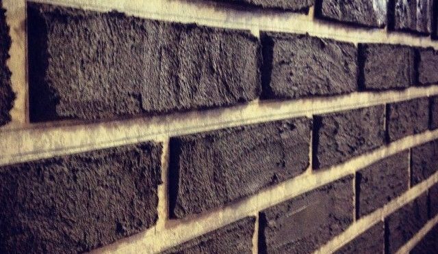 Имитация кирпичной кладки своими руками